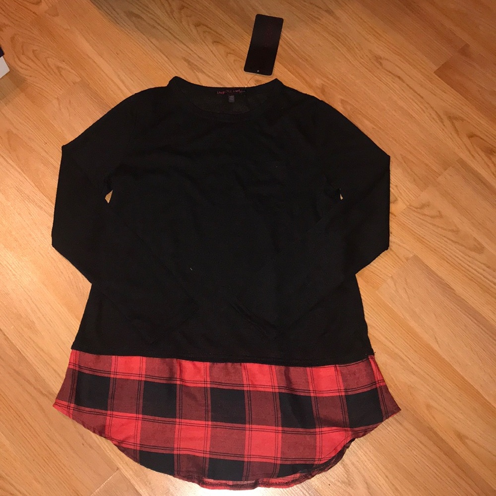 Women’s black and red plaid shirt